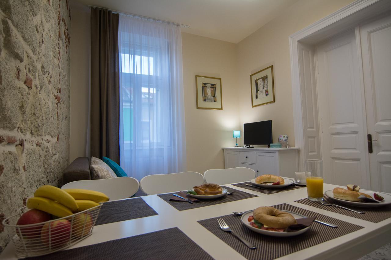 Zora Apartman เอ็กเกอร์ ภายนอก รูปภาพ